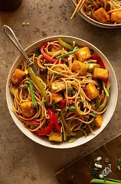 Paneer hakka noodles